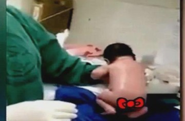 云鼎娱乐官方入口-&amp;quot;最猛新生儿&amp;quot;走红！带着脐带站起来就想跑，医生险些都没能抓住